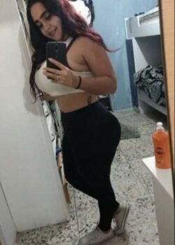 Gordita tetona me manda fotos hot 1
