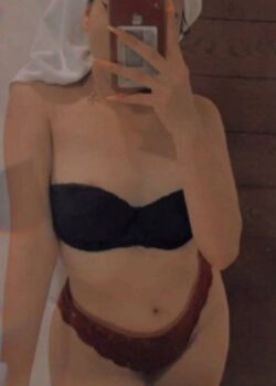 Mi prima me sorprende mandando videos privados 5