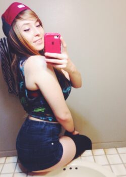 Pendeja rubia de ig me manda nudes y videos 15