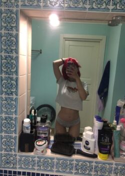 Egresada virgencita se mete cositas y se graba 12