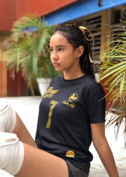 Pendejita colegiala se filtran sus fotos y videos 11