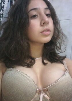 Pendeja colegiala sedienta de mi verga me manda nudes 5