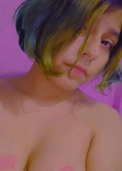 Morrita mexicana adolescente se graba videos y fotos 16