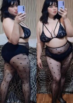 Sobrina gordibuena me calienta la pija con sus fotos 16