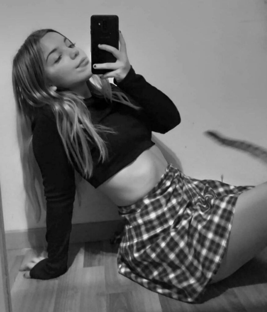 Aporte de pendeja culona universitaria 1