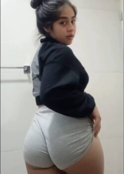 Morra de 18 años hace videollamada desnudandose 2