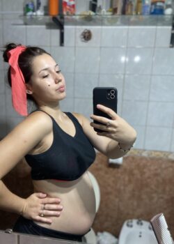 Fotos encontradas en el celular de una trola embarazada 15