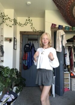 Morrita flaquita de la secundaria le manda nudes al profesor 10