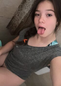 Morra de carita tierna manda fotitos atrevidas a su novio 6