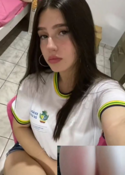 Pendeja tetona de 19 años cogiendo con su compañero 3