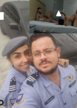 Grupo de policias uniformados teniendo un trio 6