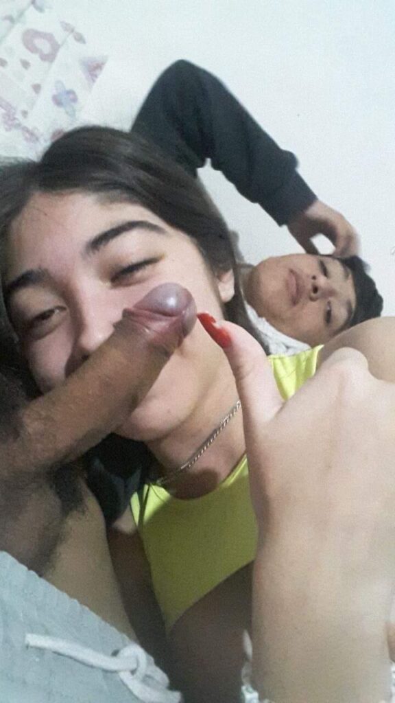 Romina aprueba la pija del amigo de su novio 1